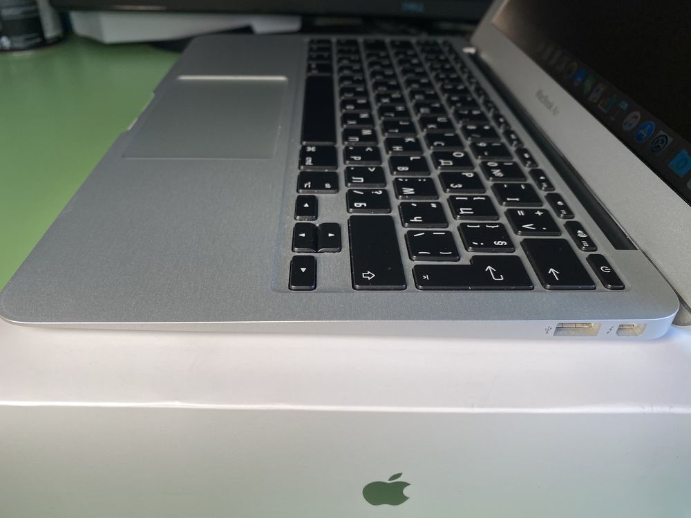 MacBook Air 11-inch (A1465) 128 Gb