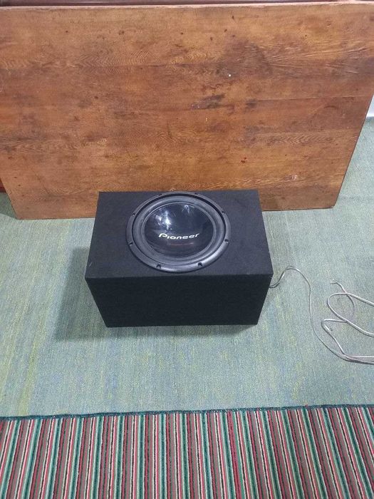 Продаётся Сабвуфер и Усилитель