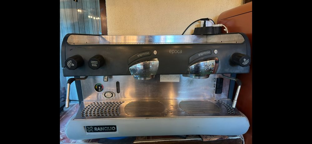 Vand aparat cafea cu tot cu râșniță Rancilio