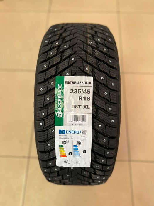 235/45 R18 ROCKBLADE winterplus stud II шипованные