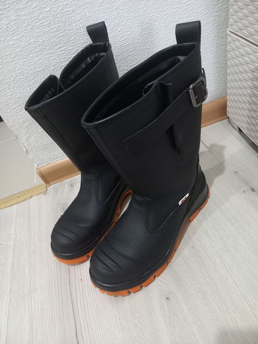 Спец обувь. Продаётся