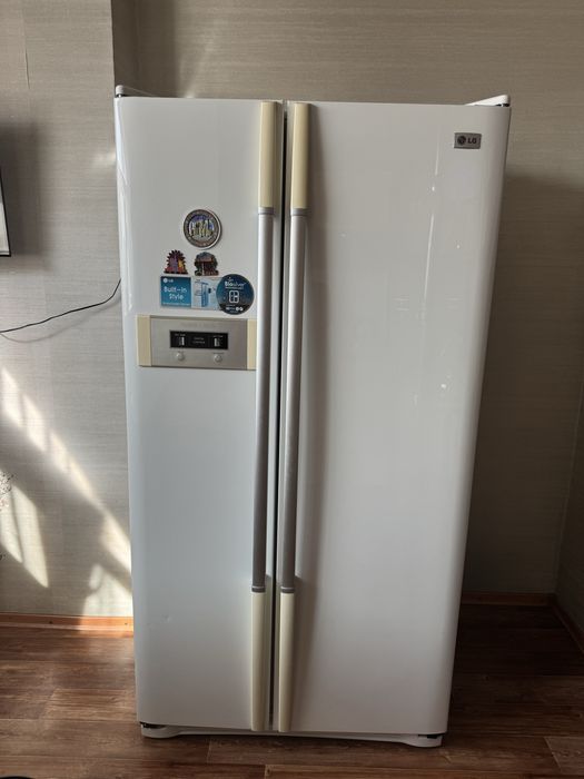 Продам холодильник LG б/у. Самовывоз