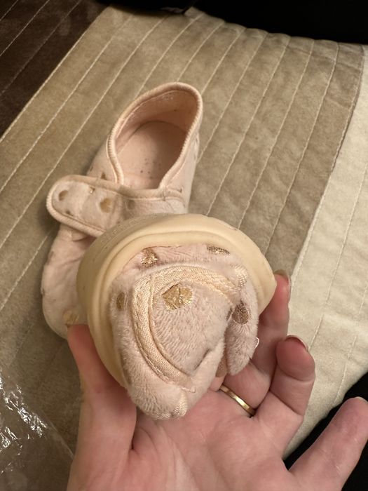 Детски пантофи 26 и 29 номер