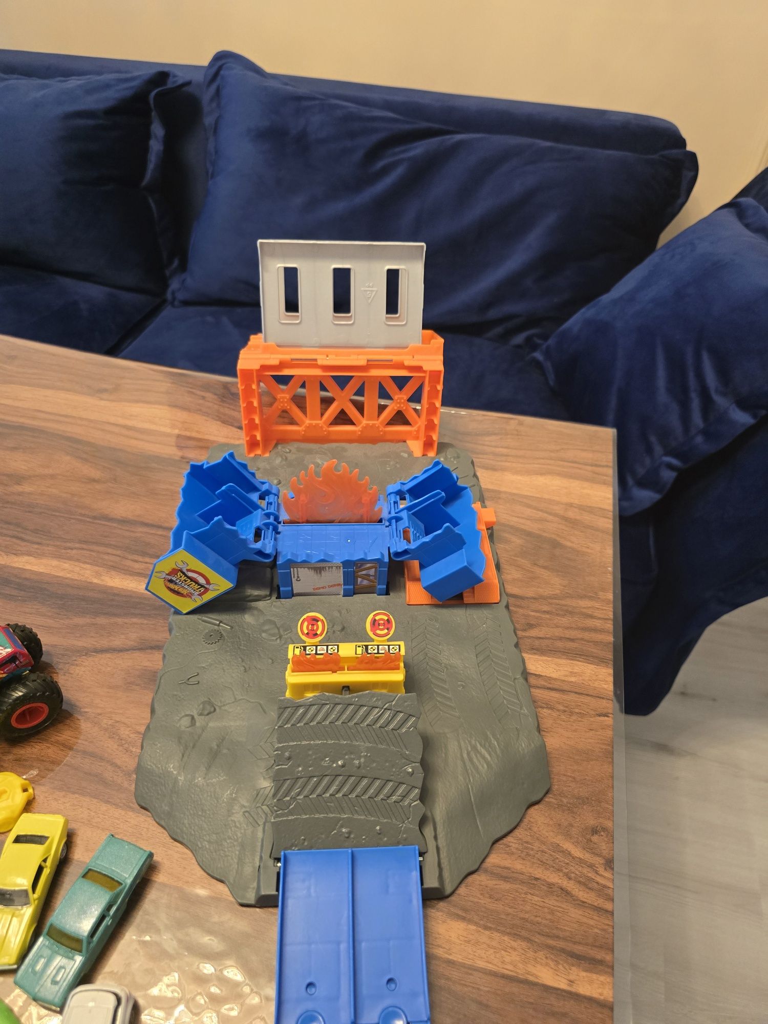 Blast station Hot Wheels Monster truck masinute copii circuit
