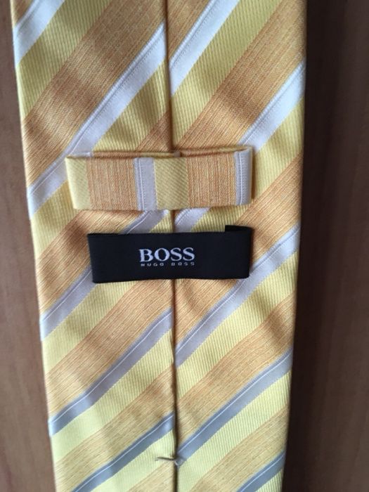 2 cravate Hugo Boss second hand