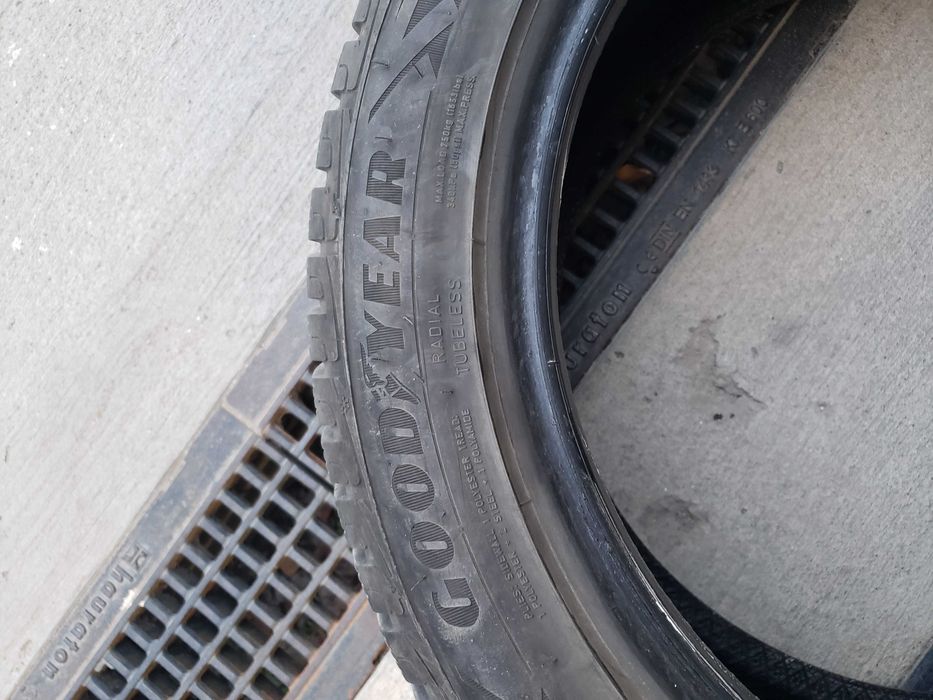 225 50 17, Зимни гуми Good Year