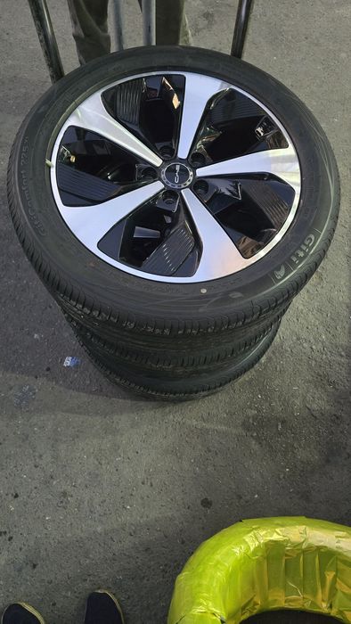 235/50/R19 BYD song puls diska balon