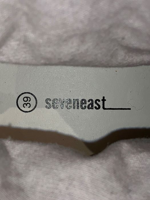 Дамски сиви боти с дантелен акцент / Сиви ботуши