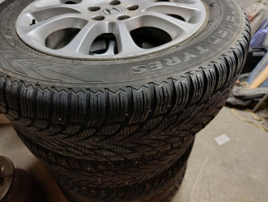 Продавам 4 зимни гуми с джанти за Хонда