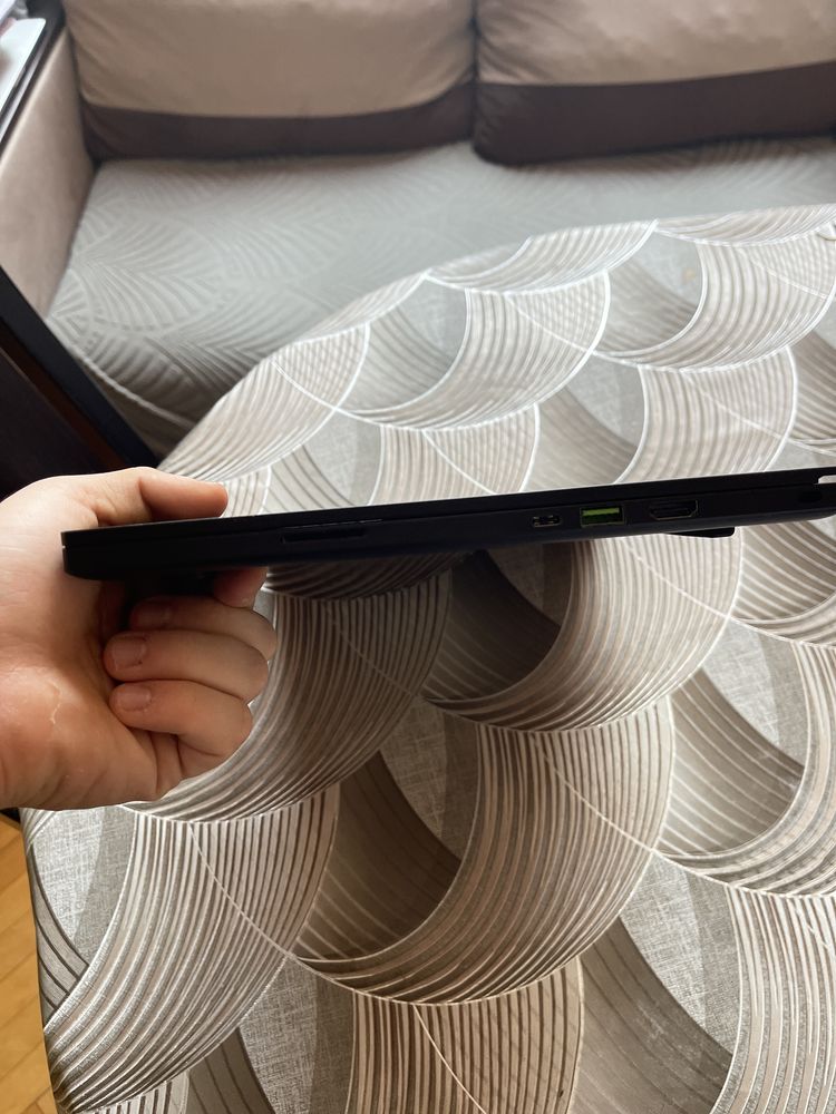 Razer blade 15 i7 11800h 3060 2k 240hz 16ram 1tb ssd