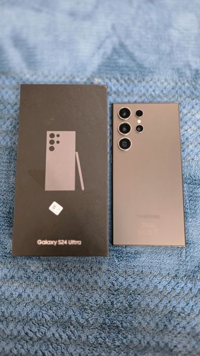 Samsung Galaxy S24 Ultra • 512GB • Negru • Ca nou + Husă cadou
Samsung