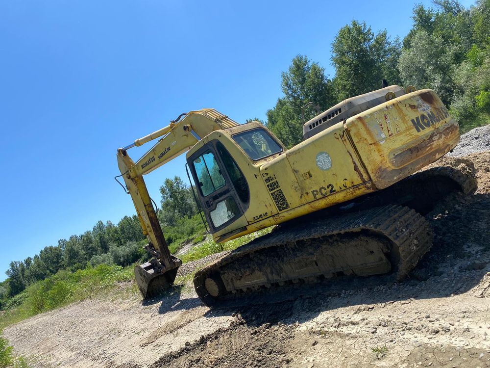 Excavtor komatsu pc210