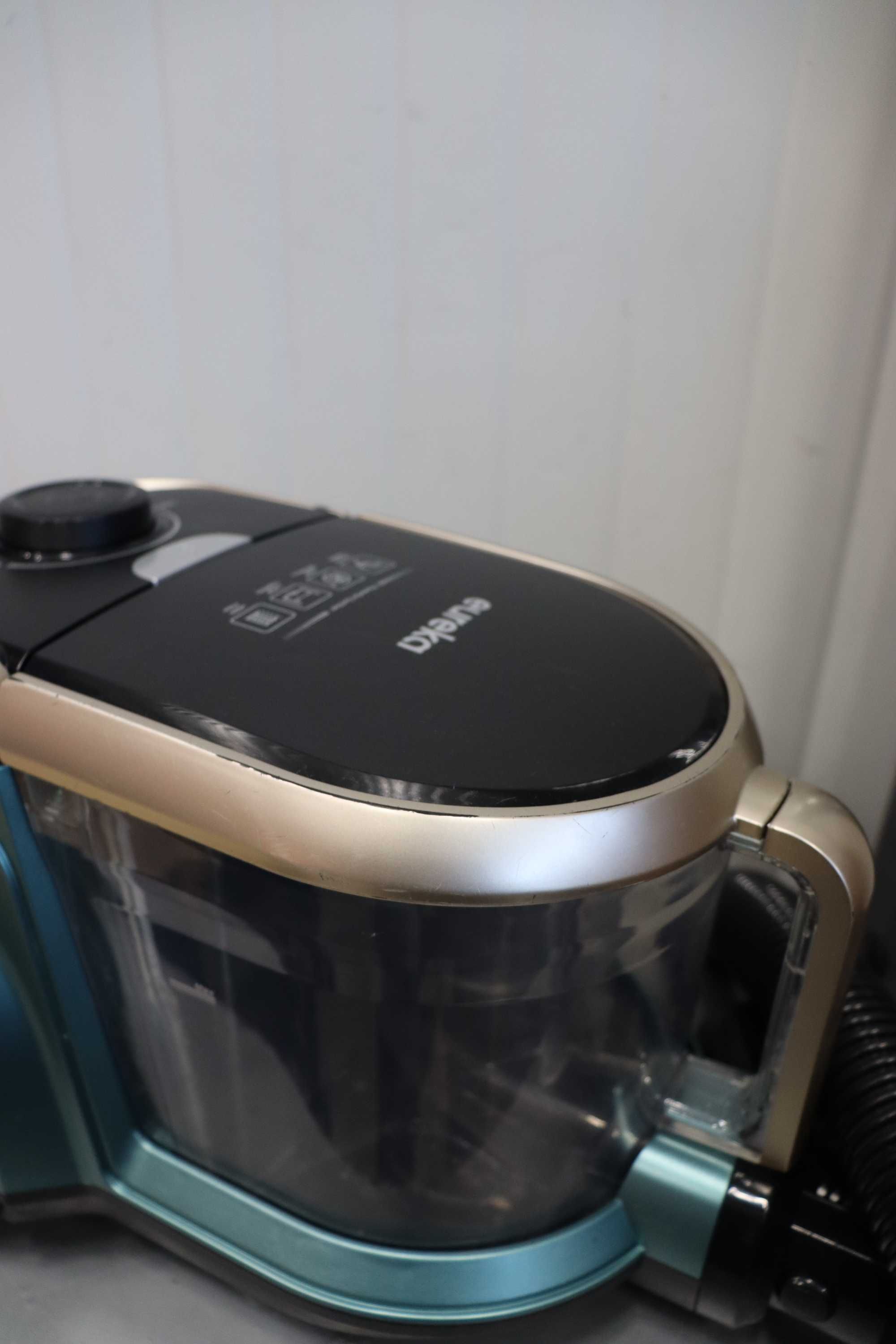 Прахосмукачка без торба Eureka Apollo V18C01A 800W, 2L
