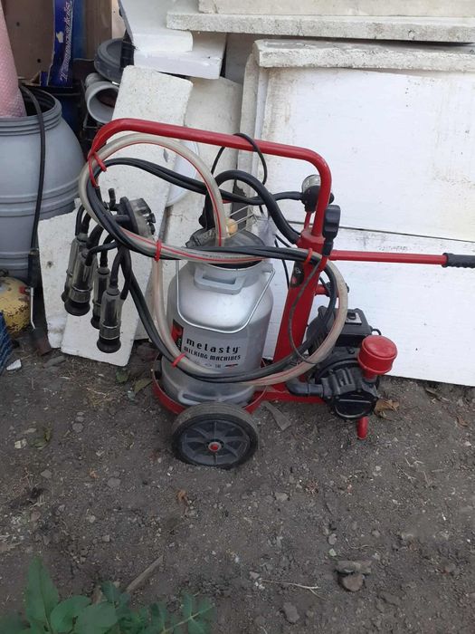 Продавам агрегат за доене.