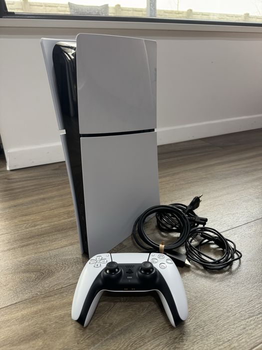 PlayStation 5 Slim Digital + 1 maneta