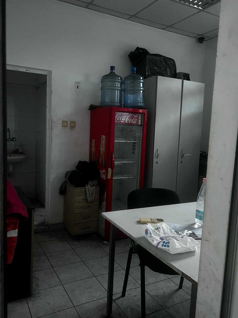 Дава се под наем Промишлена сграда в Варна, Младост 1 - 700 кв.м за 3213 € - Снимка #12