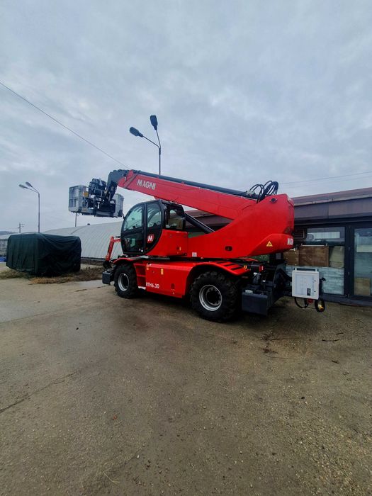 Inchiriez utilaje Manitou 6 tone 30 de metri