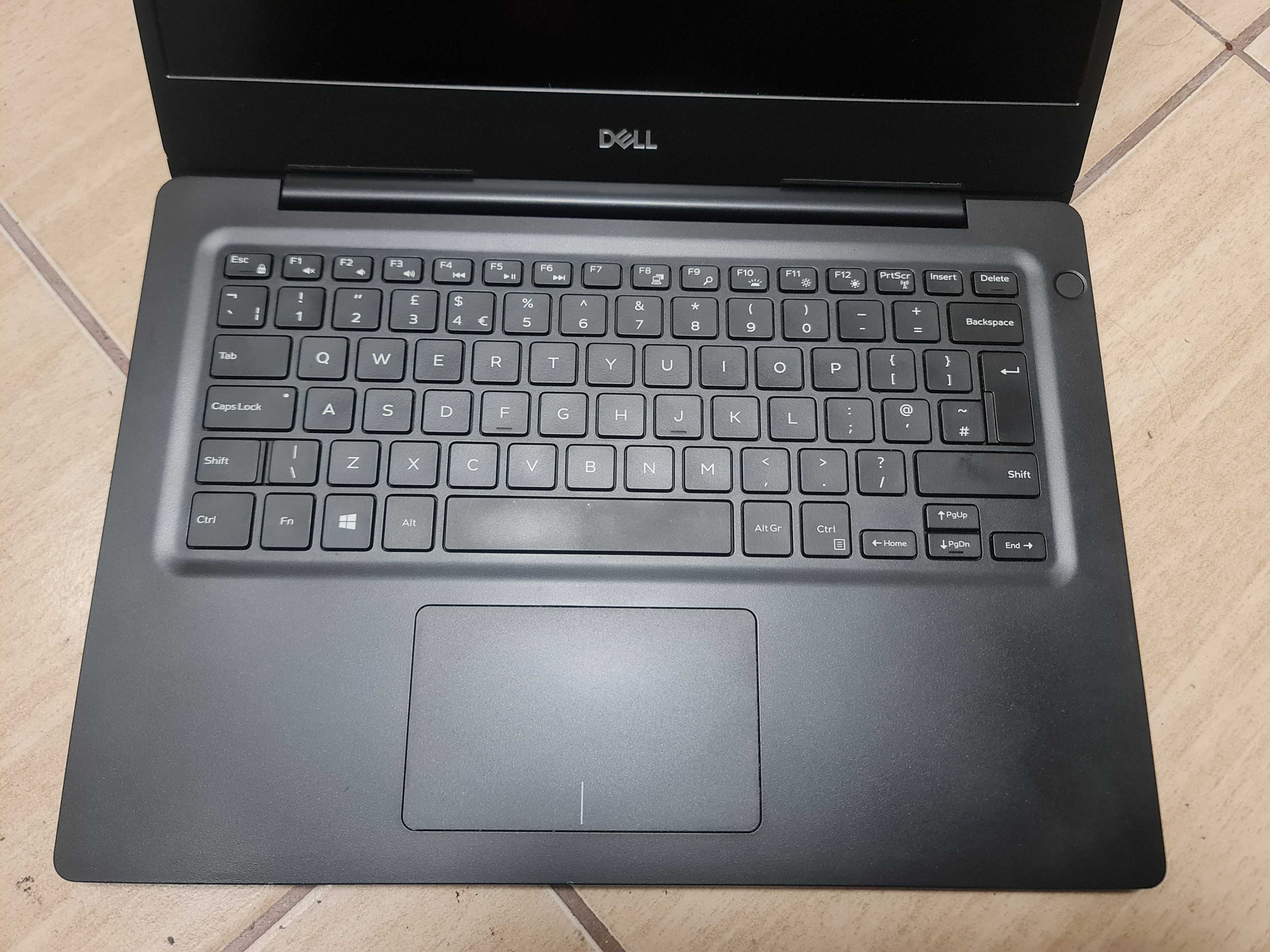 Лаптоп Dell Vostro 5481