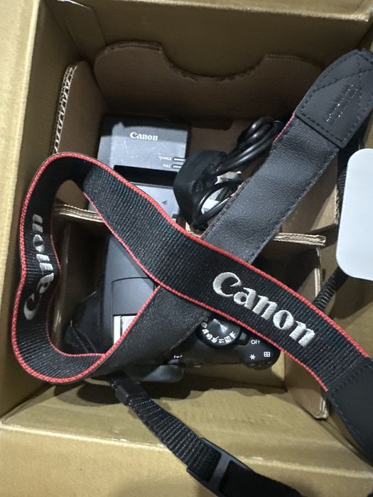 De vanzare Canon 1300D