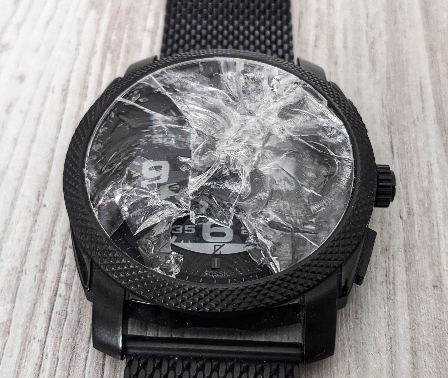 Vând Hybrid Smartwatch Fossil HR Machine funcțional cu ecranul spart