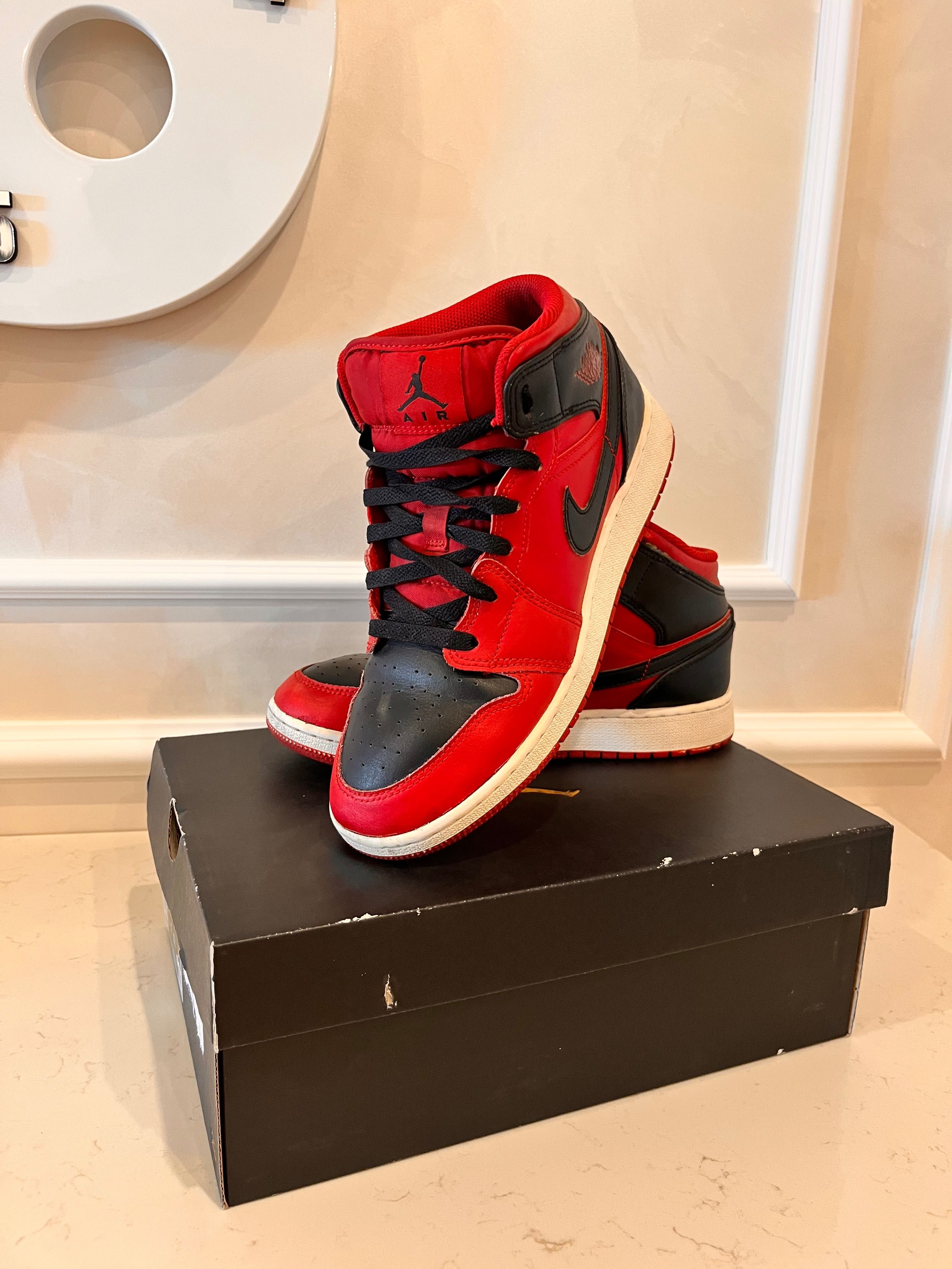 Air Jordan 1 Mid