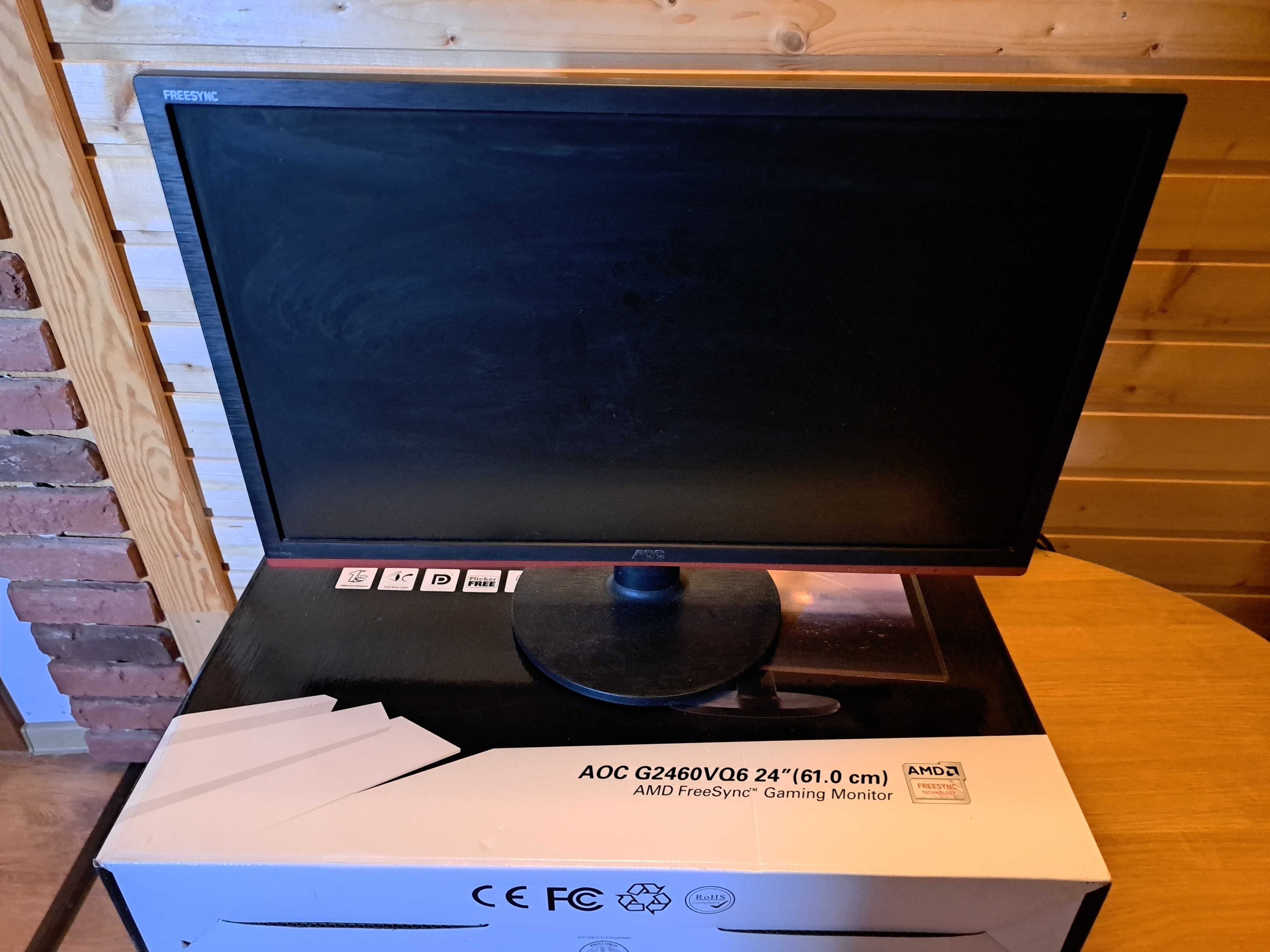 Calculator și monitor pentru gaming