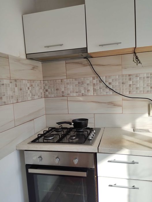 Vând mobilă de bucătărie modulara. Se poate aranja după preferință.