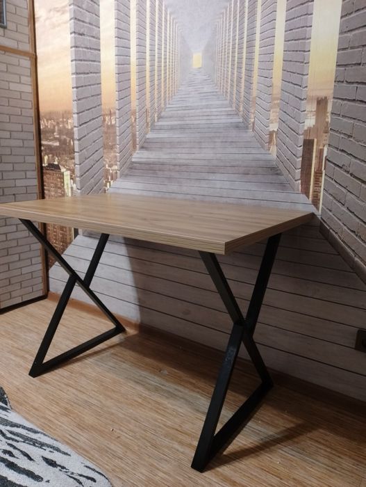 Стол комьпьютерный