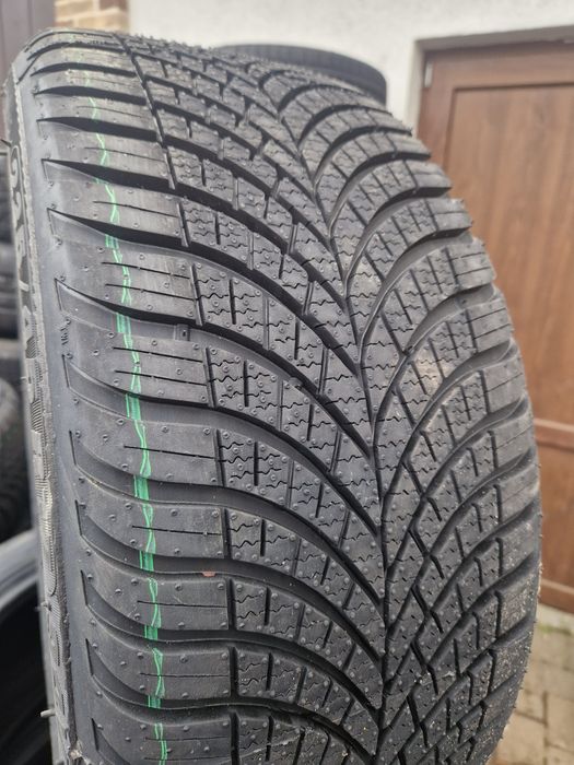 Anvelope iarna 235 45r17