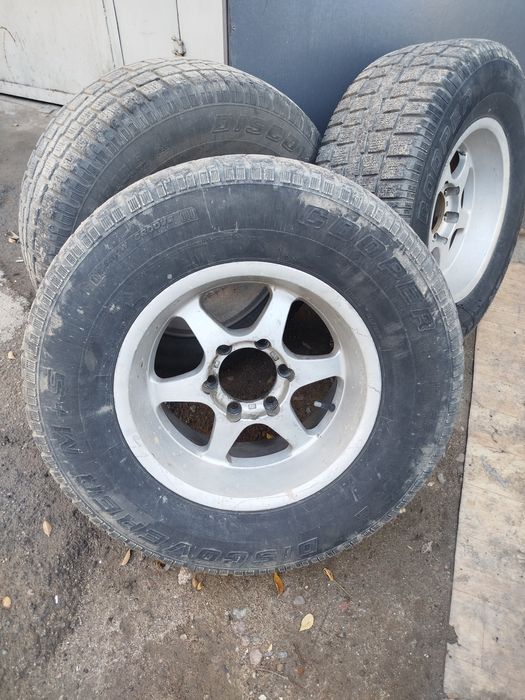 Продам Шины 265/70/16.