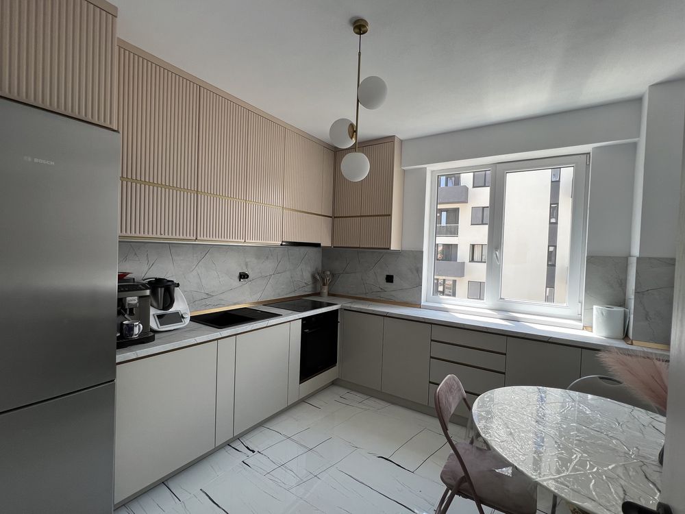 Apartament cu scara interioara