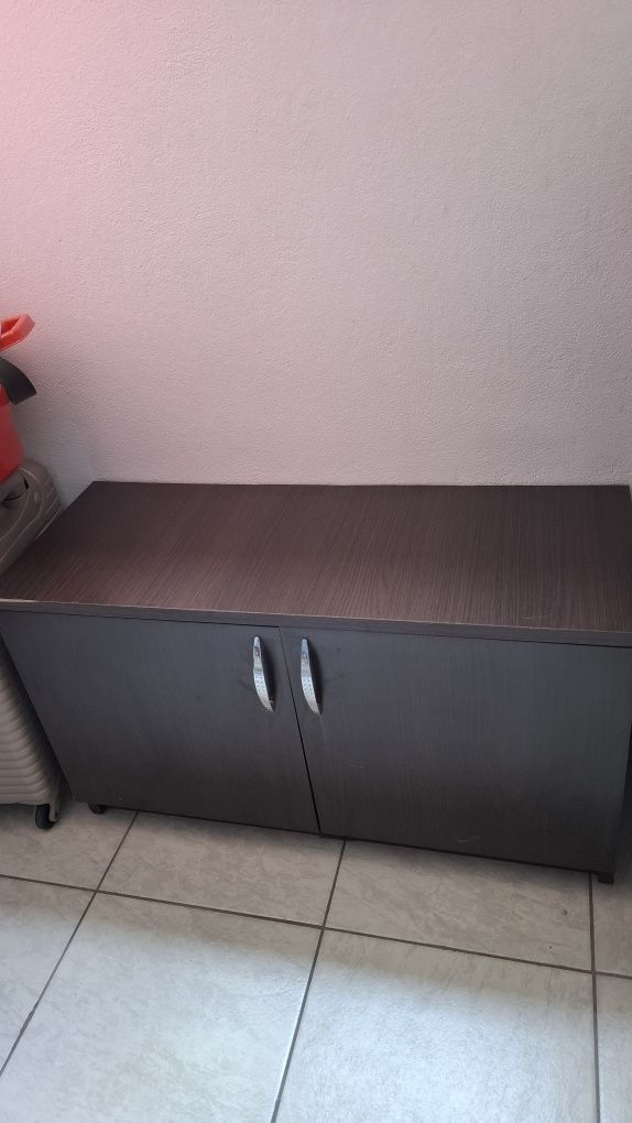 Vand mobilier hol