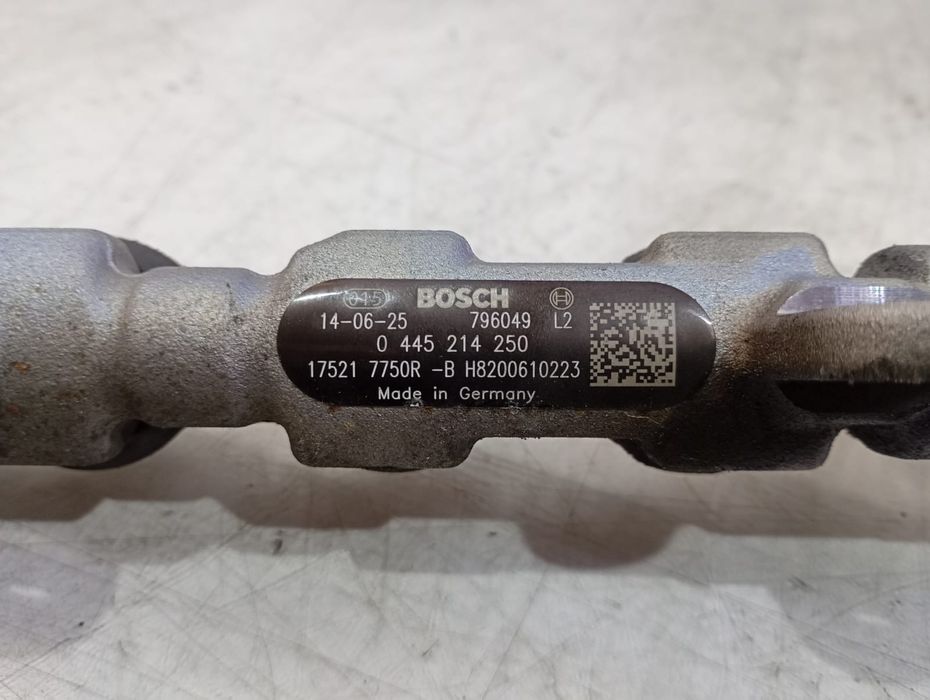 Rampa injectoare Renault Laguna 3 (facelift) (2011 - 2015)M9R854