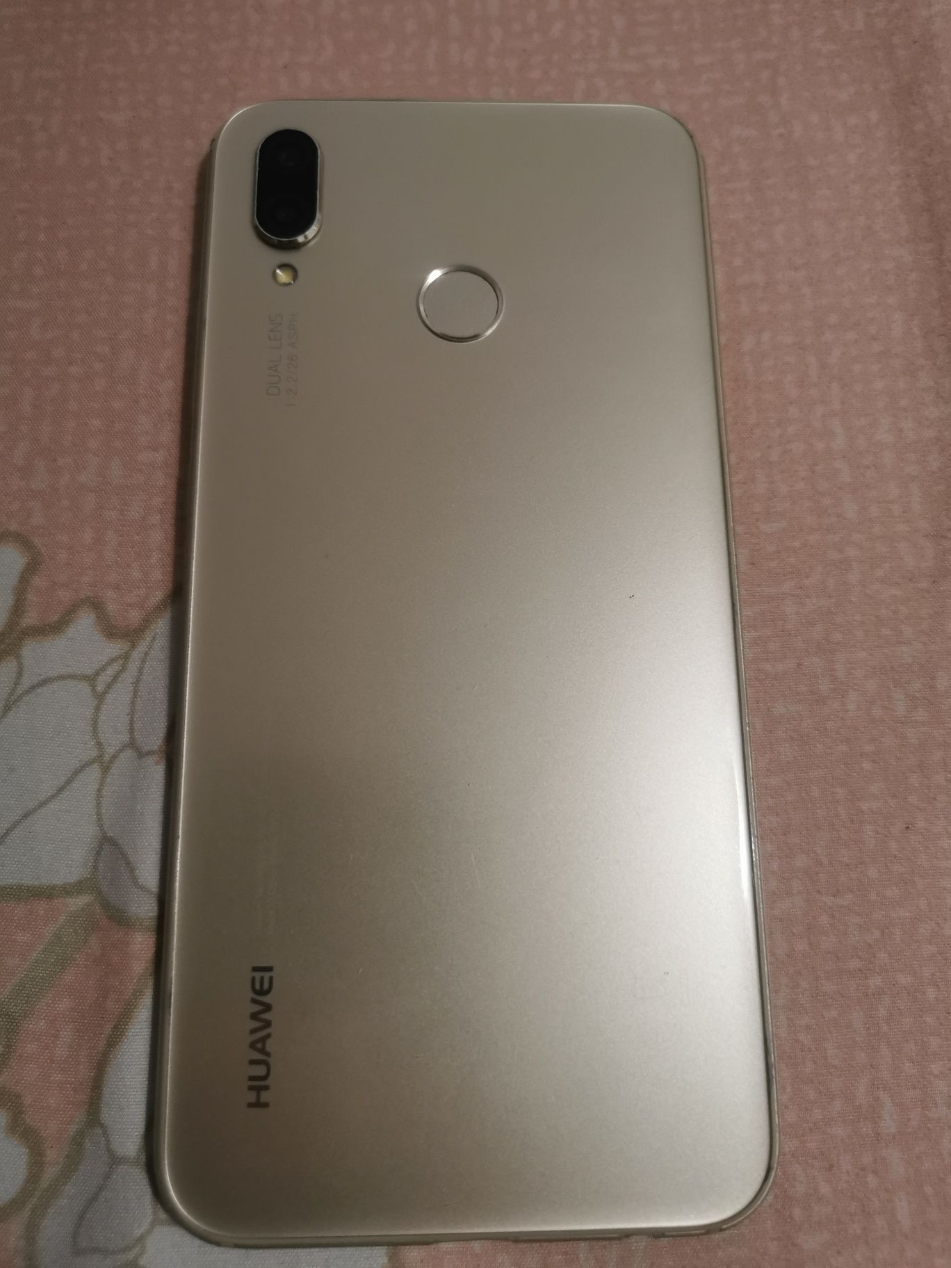 Vând Huawei p20 lite