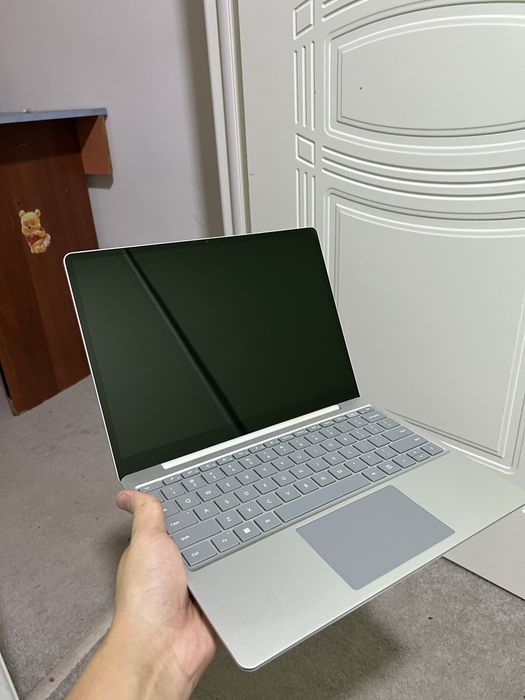 Microsoft Surface Laptop Go 2