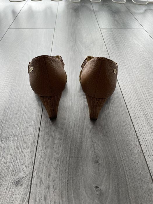 Vand sandale piele cu toc