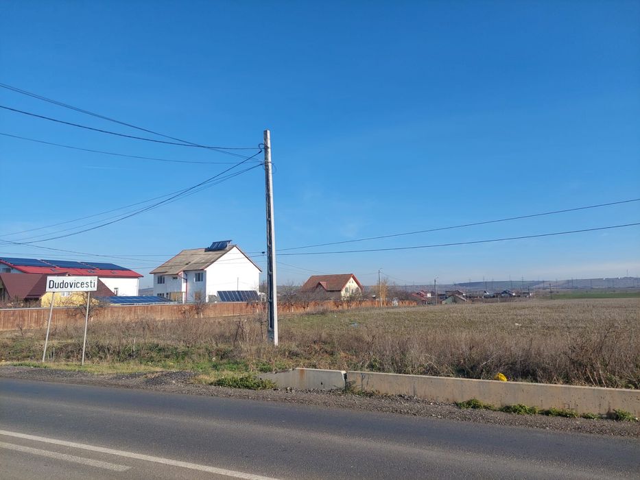 Vand teren intravilan construibil 353mp Dudovicesti