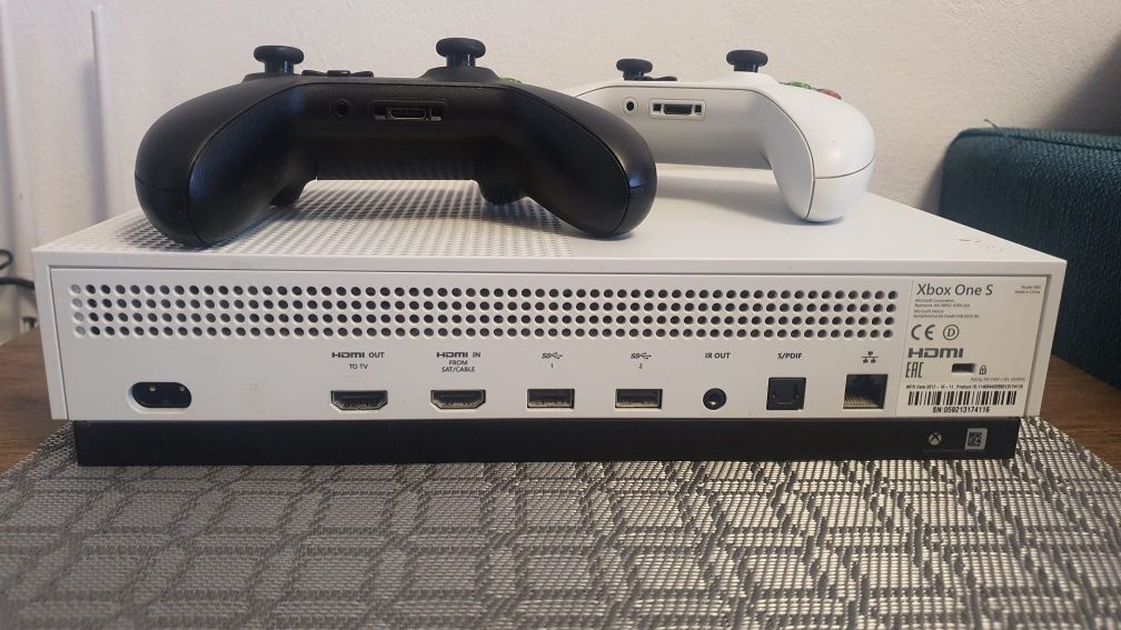 Xbox one s 500 GB + jocuri