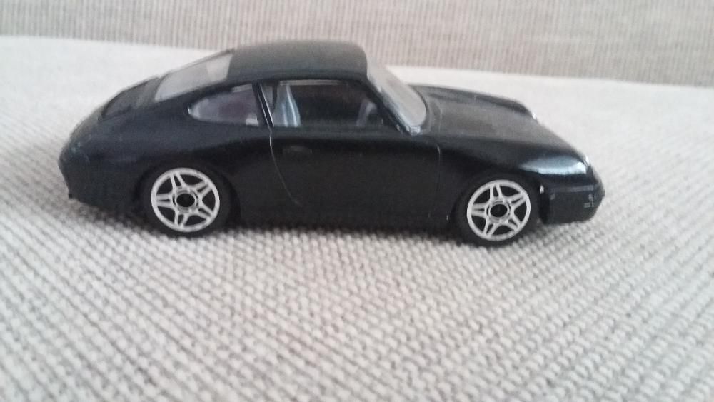Vand macheta Porsche 911 scara 1/43 producător Bburago