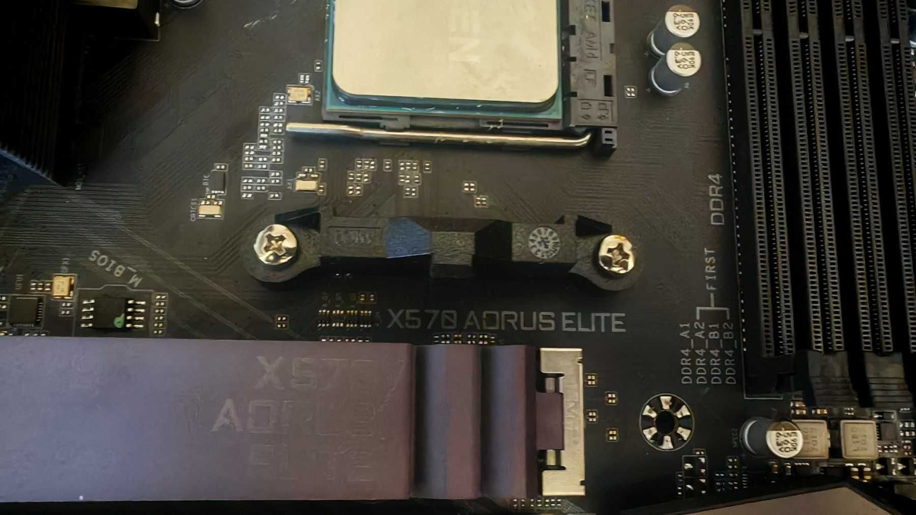 Gigabyte X570 AORUS ELITE + RYZEN 7 5700X 8-Core 4.6 GHz AM4
