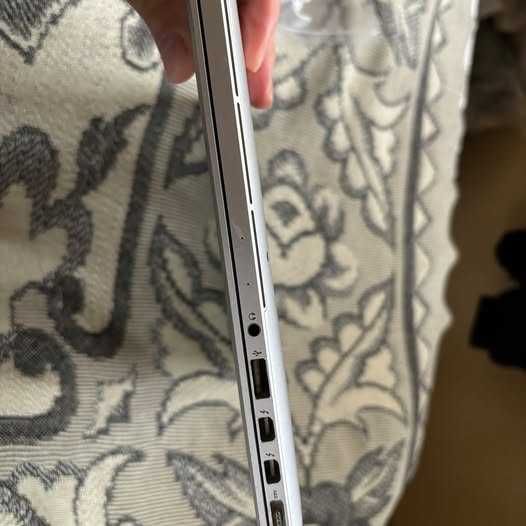 Macbook pro late 2013  i5 2,4-2,9 boost  8gb ram с ново зарядно