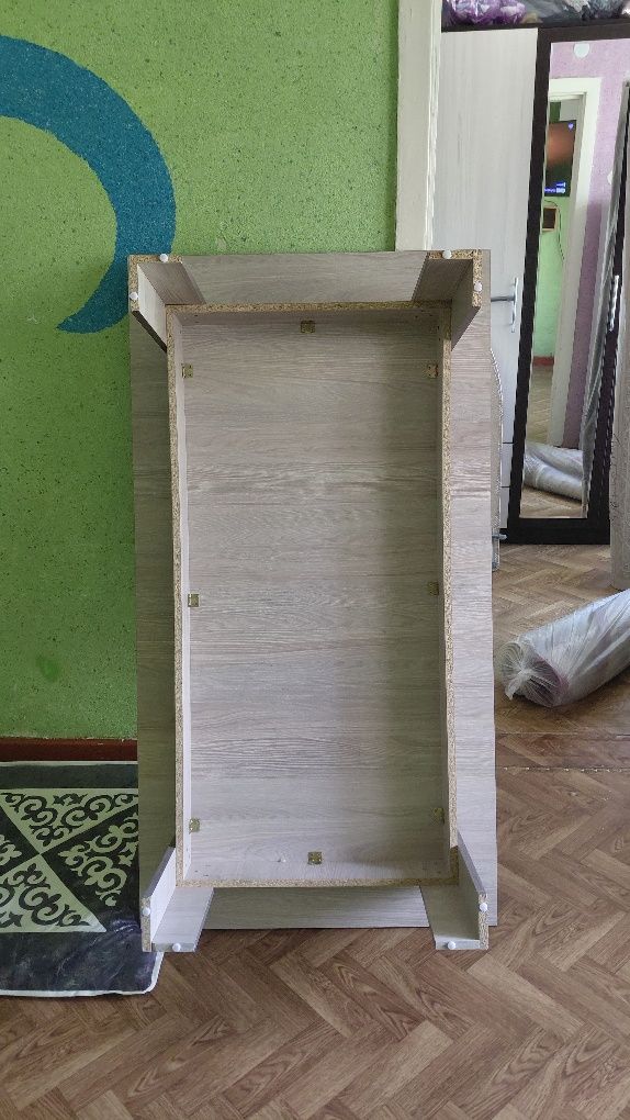 Срочно продам Шифоньер и достархан