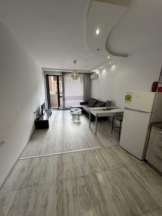 Тристаен Апартамент в Южен