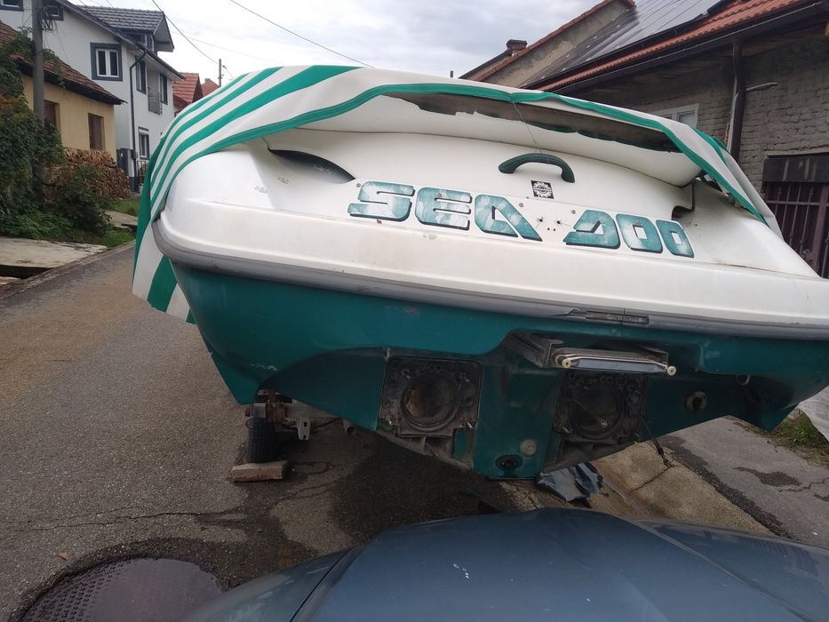 Șalupă Seadoo cu peridoc
