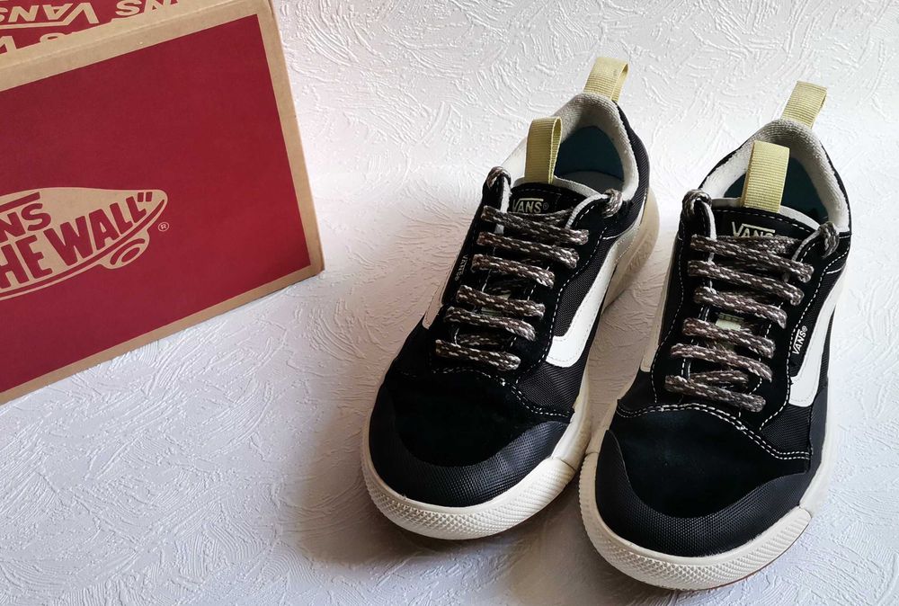 Adidasi sneakers baieti VANS Ultrarange Exo marime 36 23cm piele negri