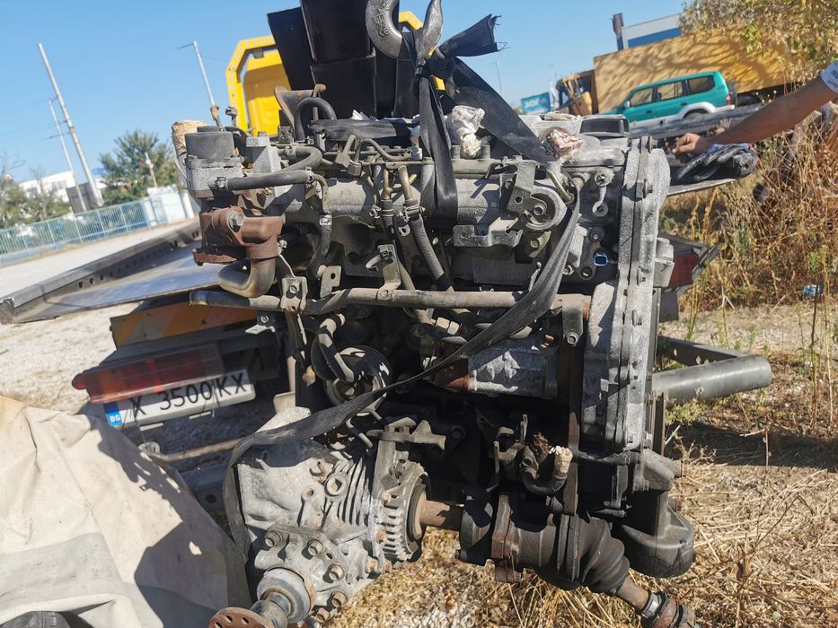 Двигател Nissan X trail 2,2 D 116к.с. На части