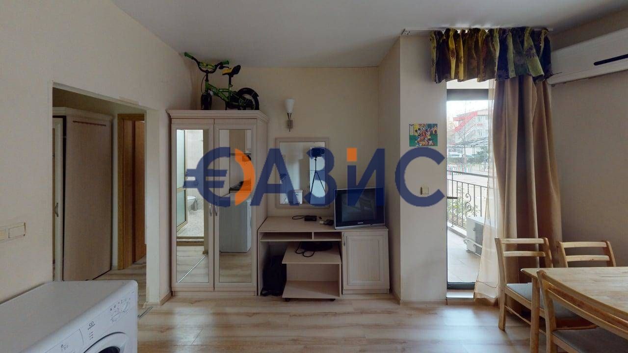 Продава се Двустаен апартамент в к.к. Слънчев бряг - 59 кв.м за 1000 €/кв.м - Снимка #4