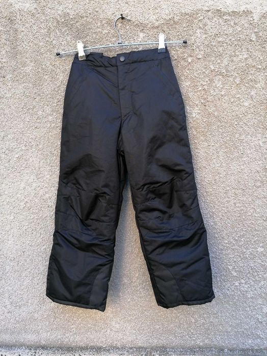 Продавам нови детски черни ски панталони за възраст 4, 6, 7, 8, 14-16
