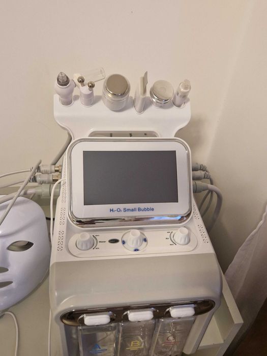 Aparat de tratamente faciale in stare foarte buna , cu 7 functi.