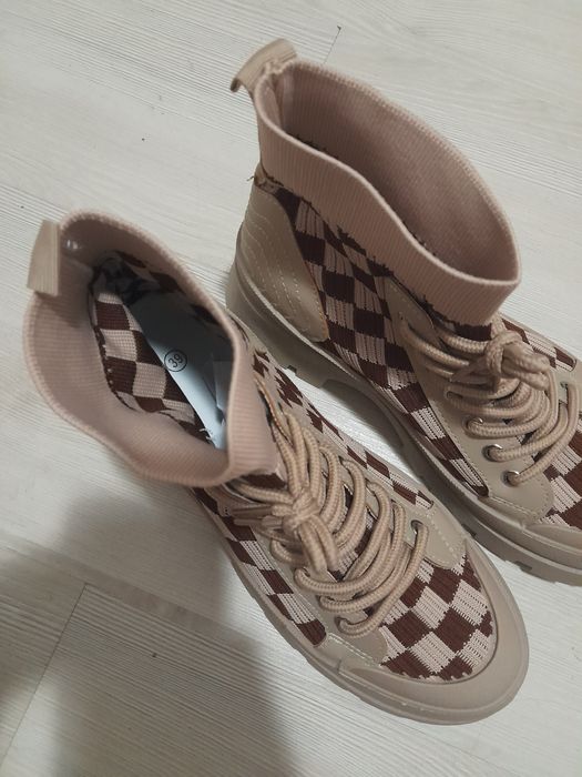 Bascheți dama înalți